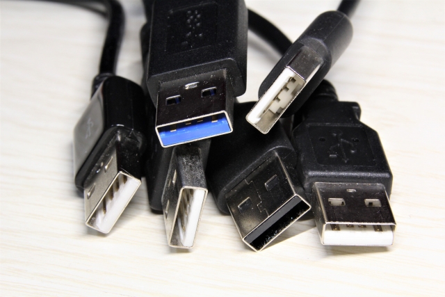 USB3.0対応のType-Cを用意